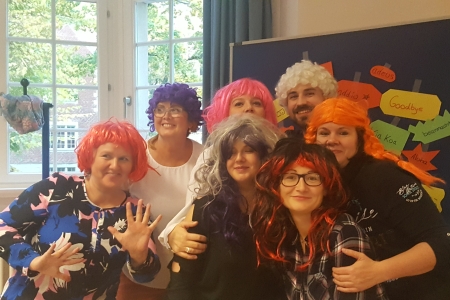 Teamomat: Pflegefachkräfte feiern verkleidet Fasching