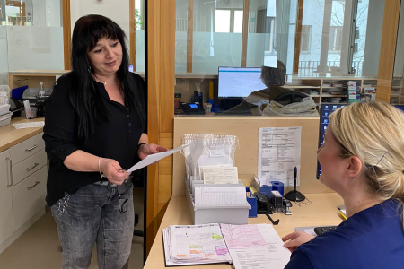 Teamomat: Stationsleitung im Gespräch mit Entlassmanagerin