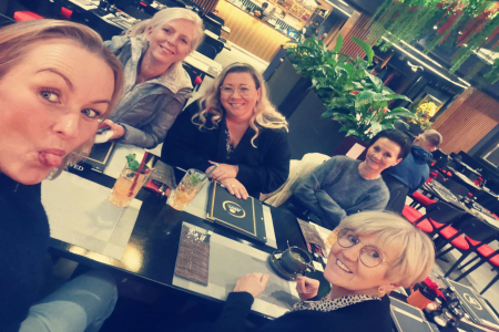 Gute Laune unter den Kolleginnen