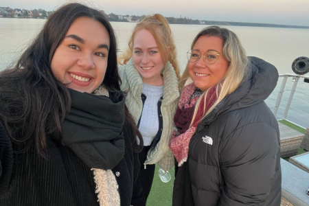 Gute Laune unter den Kolleginnen