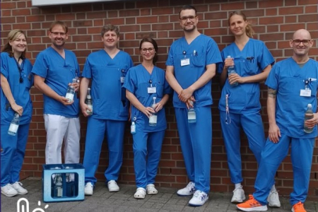 Teamomat: Team der Zentralen Notaufnahme vor dem Eingang